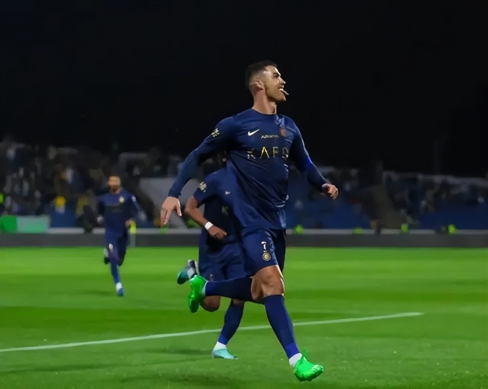 西班牙完胜韩国，C罗完成帽子戏法