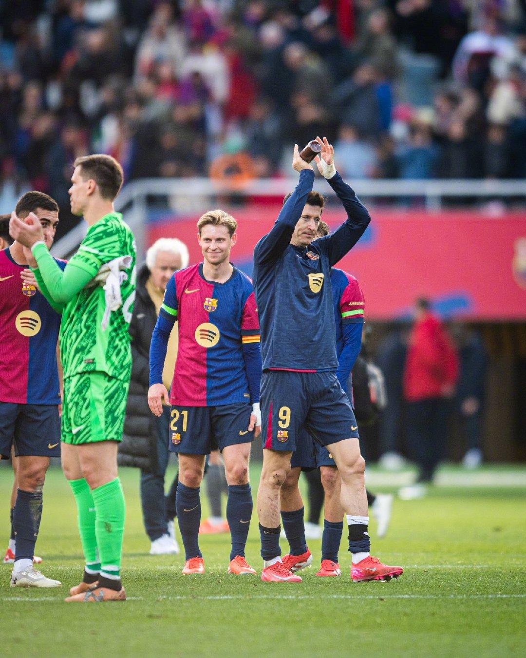 墨西哥鏖战巴西,莱万爆发神勇 墨西哥鏖战巴西,莱万爆发神勇