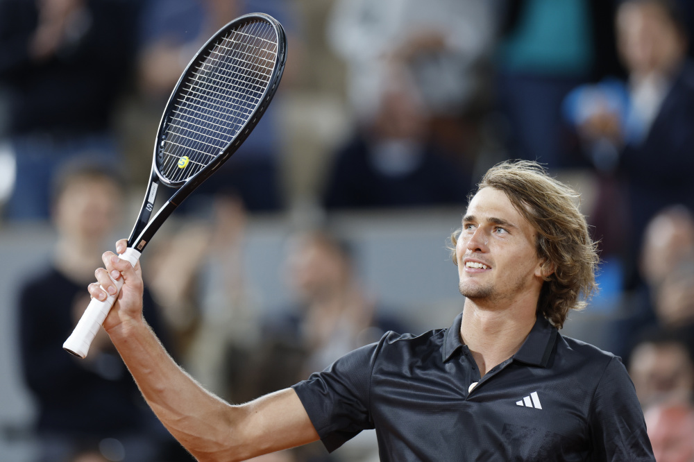 法国网球队血洗世界网球队，兹维列夫完成帽子戏法