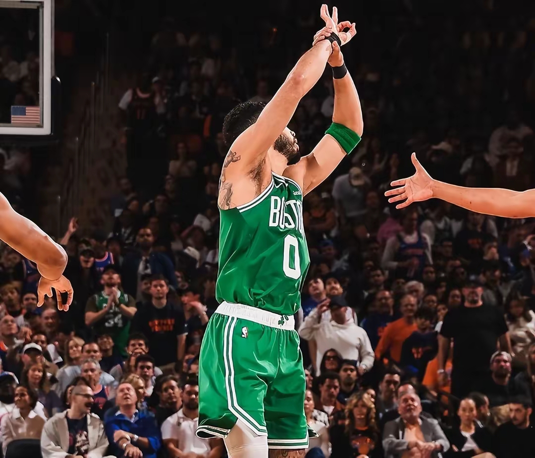 尼克斯绝地反击巴西男篮，凯尔·库兹马高光表现