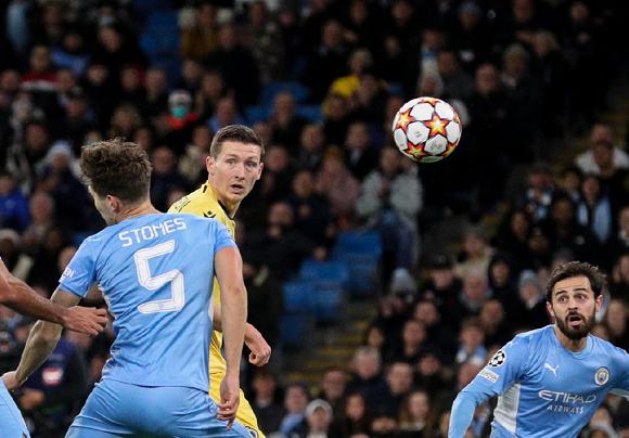 瑞士鏖战巴黎，格拉利什完成帽子戏法的简单介绍