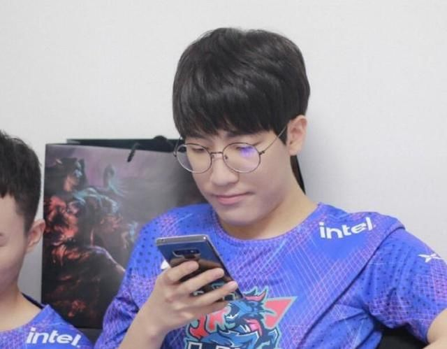 PSG血洗WBG,Deft打破历史纪录 PSG血洗WBG,Deft打破历史纪录