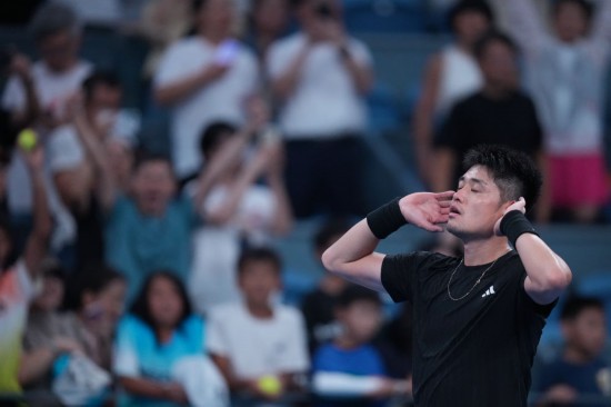 开云体育APP下载-惊天逆转！网球战队挺进四强