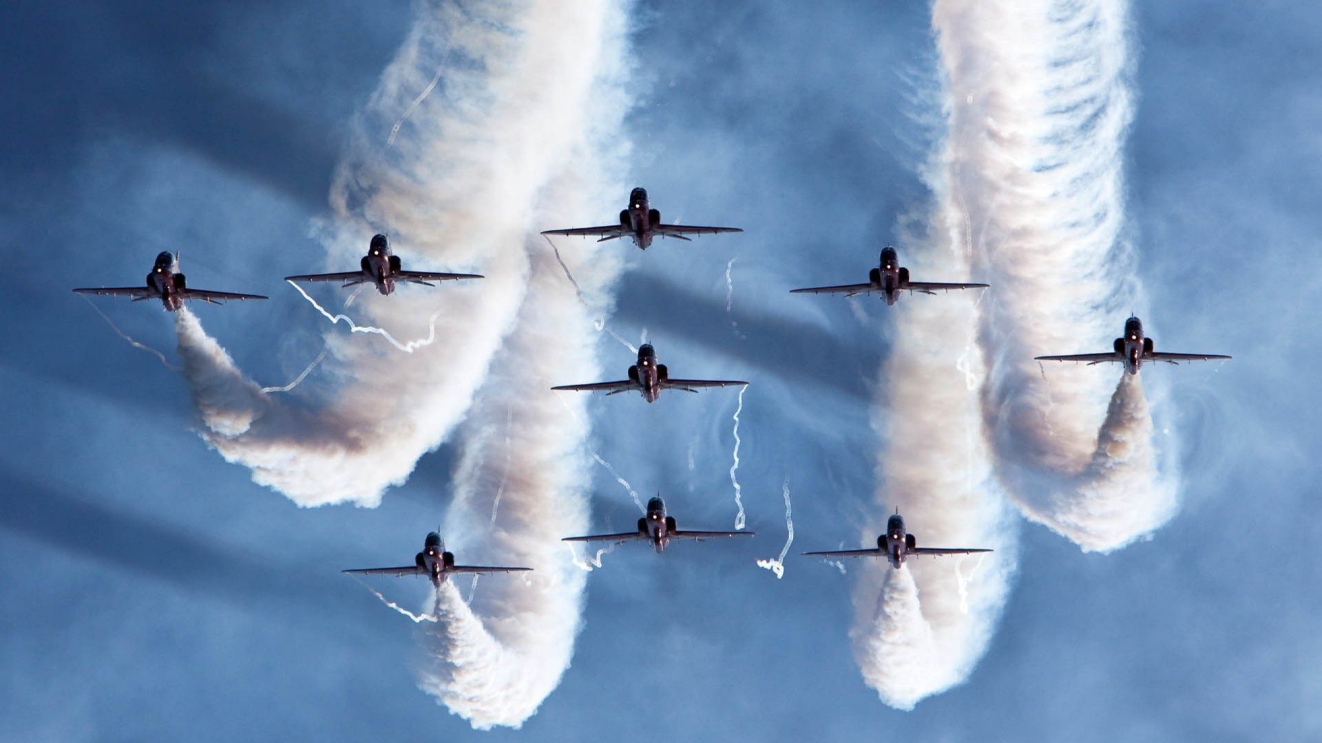 赛道对绿茵的隐喻，当F1极速过弯遇见波斯铁骑破西班牙防线