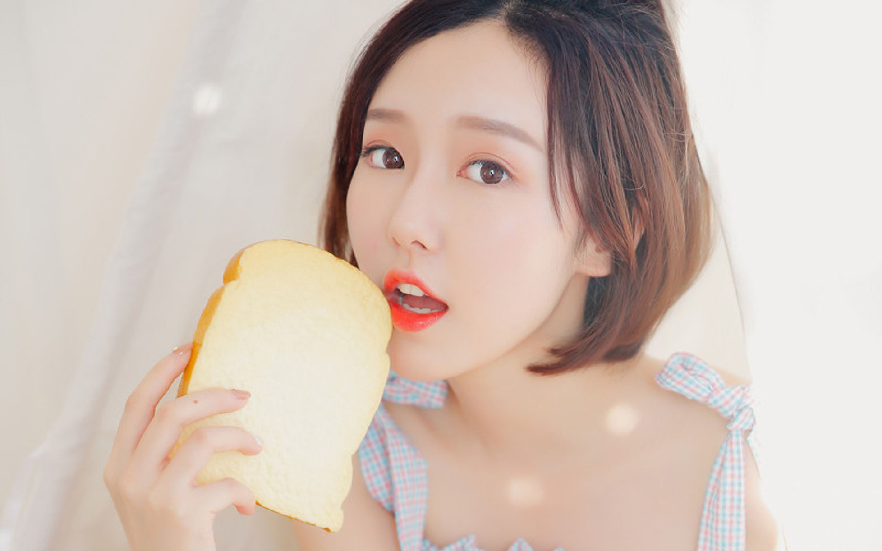 开云体育中国-绿茵场的革命，当足球掀翻强权，谁才是真正的关键先生？