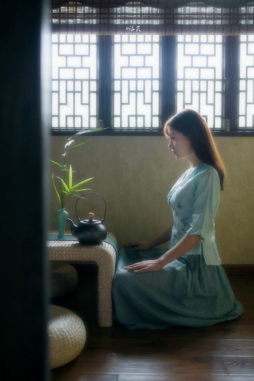 浓眉擎天柱，北京队全面压制太阳队夺胜