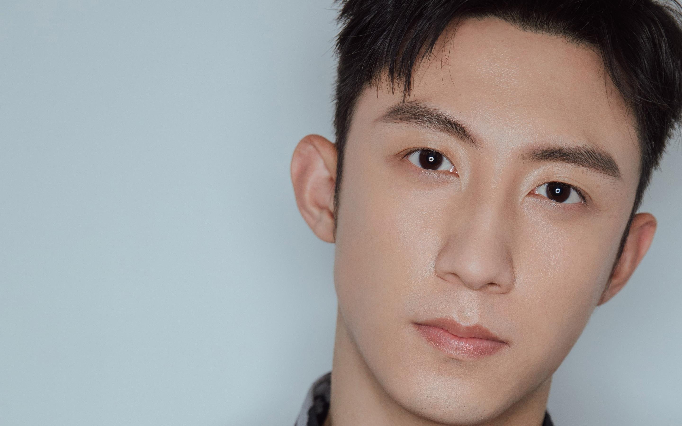 厄德高闪耀德甲争冠夜，连续得分拉开差距，冠军悬念渐逝